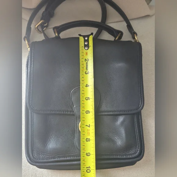 Coach Purse -Large Black Shoulder Pouch/Station Bag Y2K - Picture 6 of 6